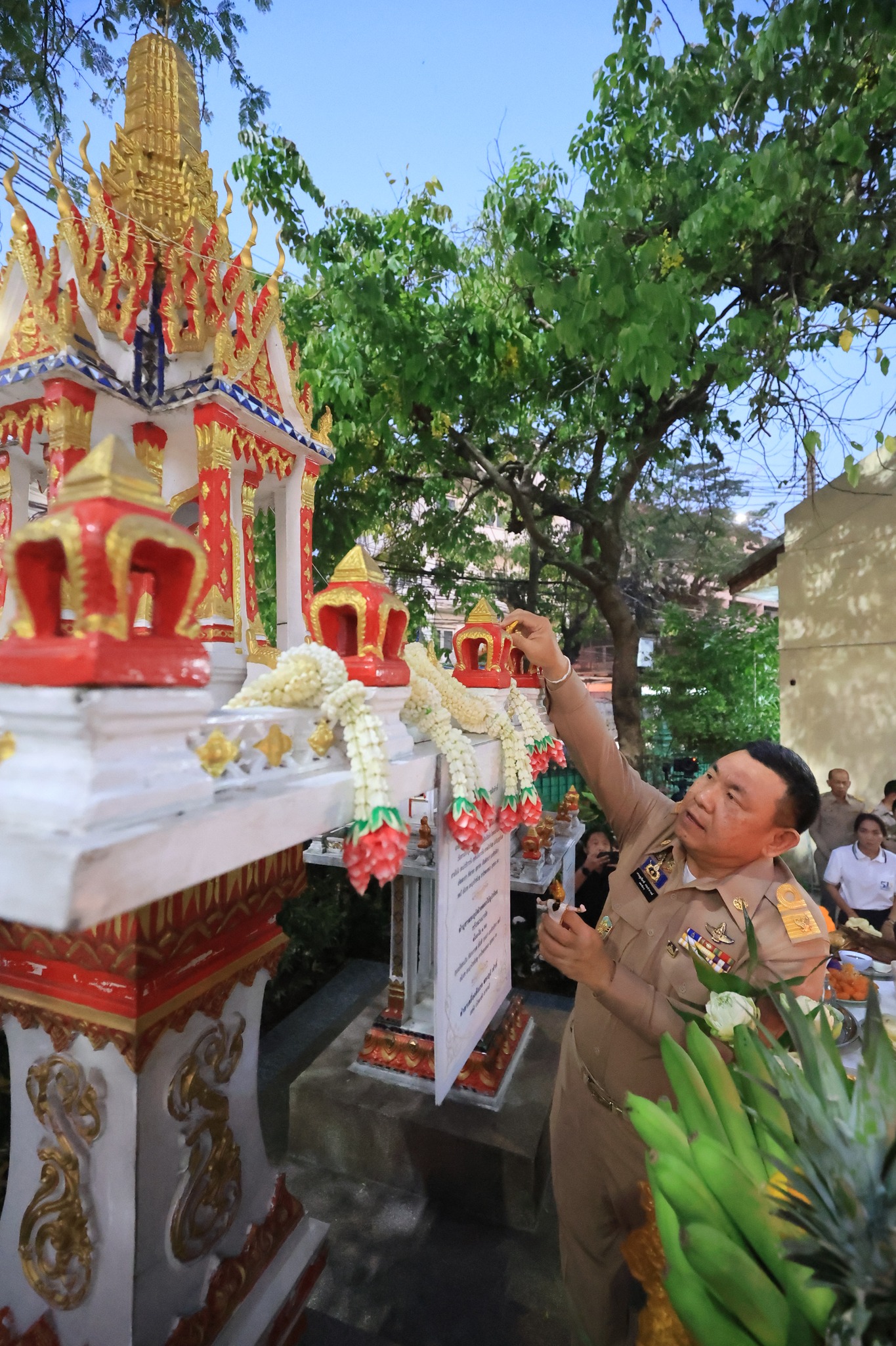 title - ส.ป.ก. จัดพิธีสักการะสิ่งศักดิ์สิทธิ์และพิธีสงฆ์ในโอกาสวันคล้ายวันสถาปนาครบรอบ 51 ปี